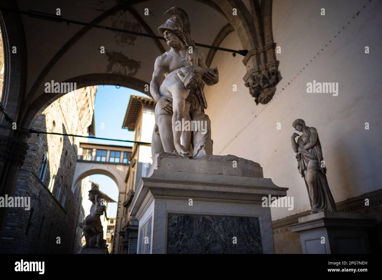 Scultura romana ma molto clumsamente restaurata, Menelaus porta il corpo di Patroclo o Ajax porta il corpo di Achille nella Loggia della Signoria Foto Stock