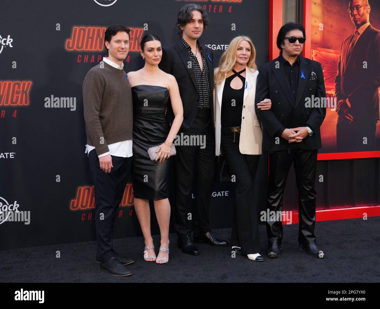 Los Angeles, Stati Uniti. 20th Mar, 2023. (L-R) James Henderson, Sophie Simmons, Nick Simmons, Shannon Tweed e gene Simmons al Lionsgate's JOHN WWICK: CHAPTER 4 Los Angeles Premiere tenuto al TCL Chinese Theatre di Hollywood, CA lunedì 20 marzo 2023. (Foto di Sthanlee B. Mirador/Sipa USA) Credit: Sipa USA/Alamy Live News Foto Stock