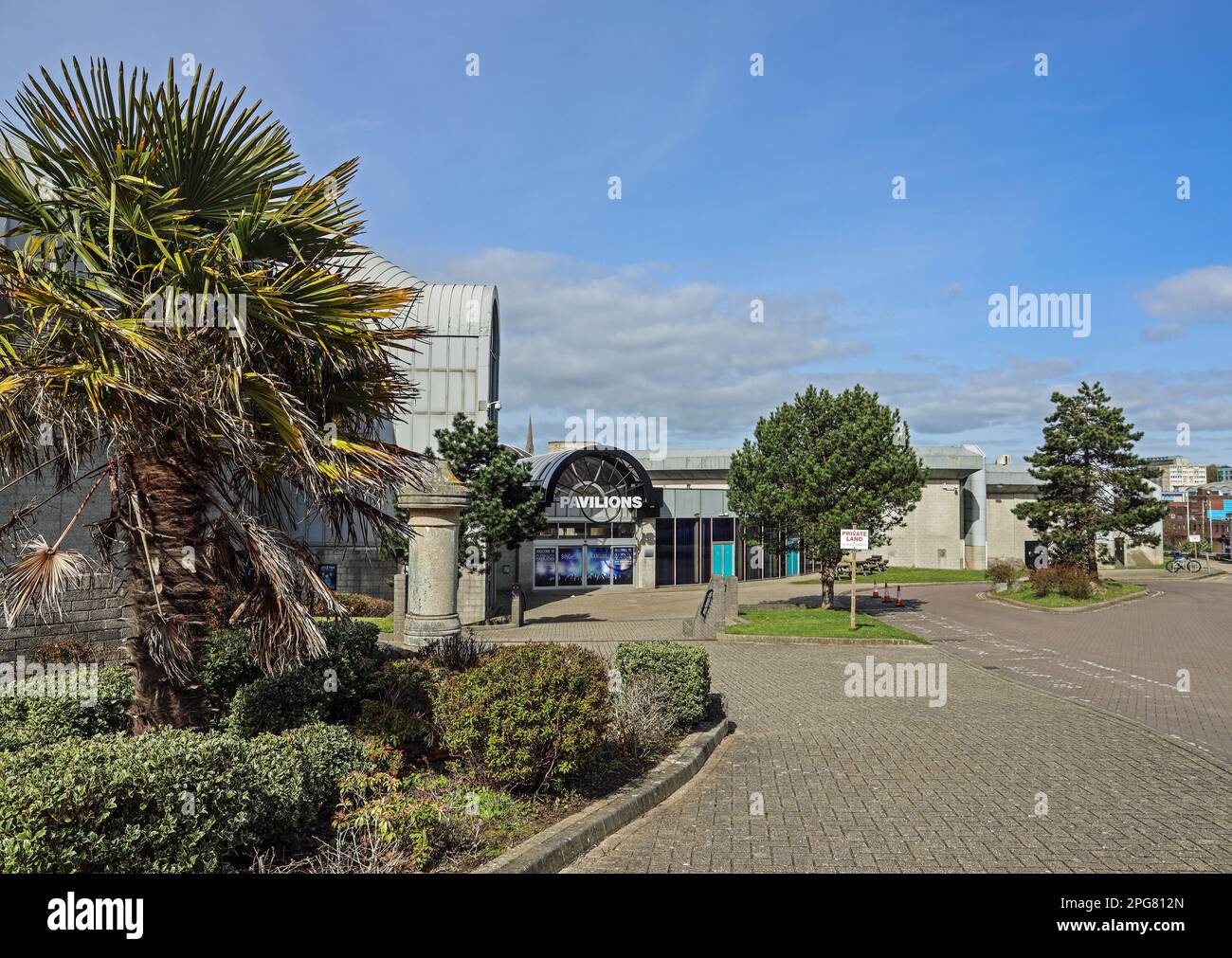 Plymouth Pavilions arena polivalente per musica e mostre e una pista di pattinaggio su ghiaccio. Costruito dal comune di Plymouth ora gestito da una società privata Foto Stock