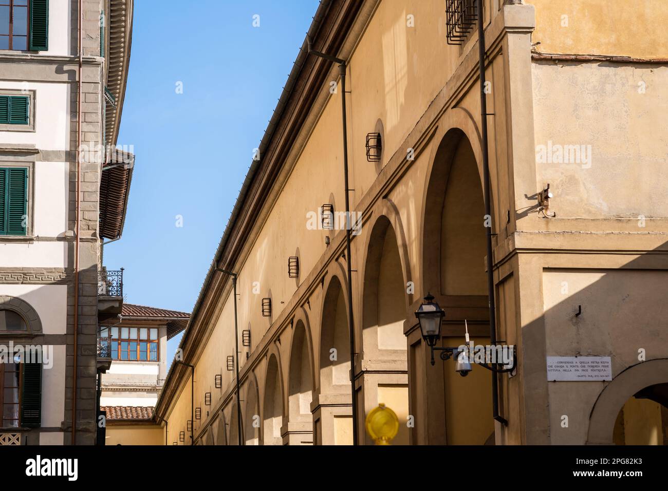 Il Corridoio Vasariano collegava Palazzo Vecchio a Palazzo Pitti , passando per i negozi del Ponte Vecchio - un passaggio sotto il fiume. Foto Stock