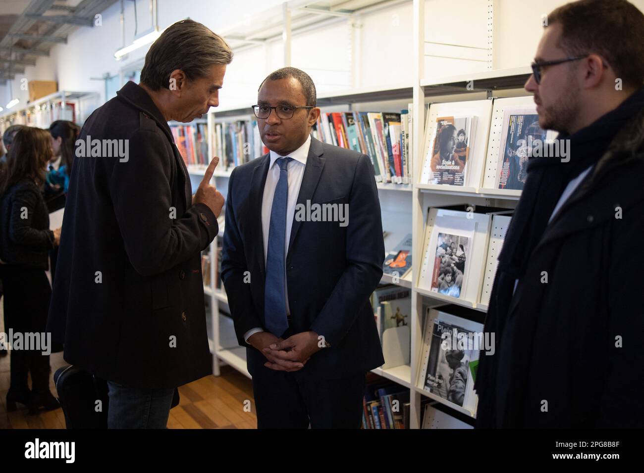 Parigi, Francia. 21st Mar, 2023. Il Ministro francese dell'Educazione Nazionale e dei giovani Pap Ndiaye visita il Museo Nazionale di Storia dell'immigrazione durante la settimana contro il razzismo e l'antisemitismo al Palais de la Porte Doree di Parigi il 21 marzo 2023. Foto di Raphael Lafargue/ABACAPRESS.COM Credit: Abaca Press/Alamy Live News Foto Stock