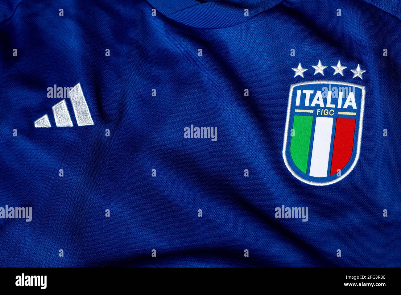 Primo piano della divisa della nazionale di calcio italiana Foto Stock
