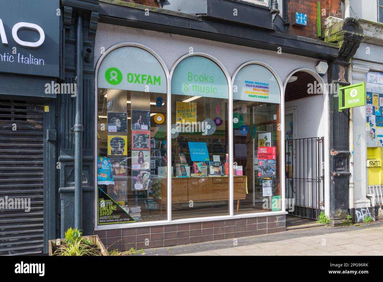 Negozio di libri e musica di beneficenza Oxfam a Moseley, Birmingham Foto Stock