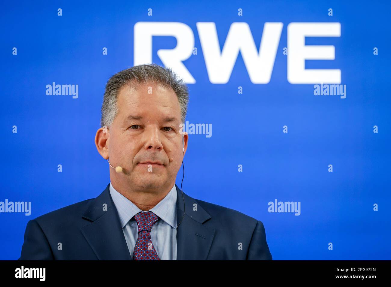 Essen, Renania settentrionale-Vestfalia, Germania - RWE Mark Noyes, CEO di RWE Clean Energy alla conferenza stampa annuale RWE. Foto Stock