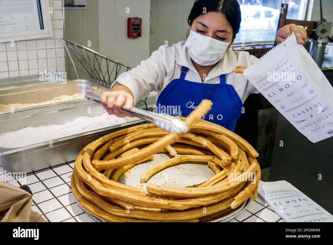 Città del Messico, Polanco, El Moro Churreria, churros, donna donna donna donna donna donna donna donna, adulti, residenti residenti, interni interni, dipendenti worke dipendenti Foto Stock