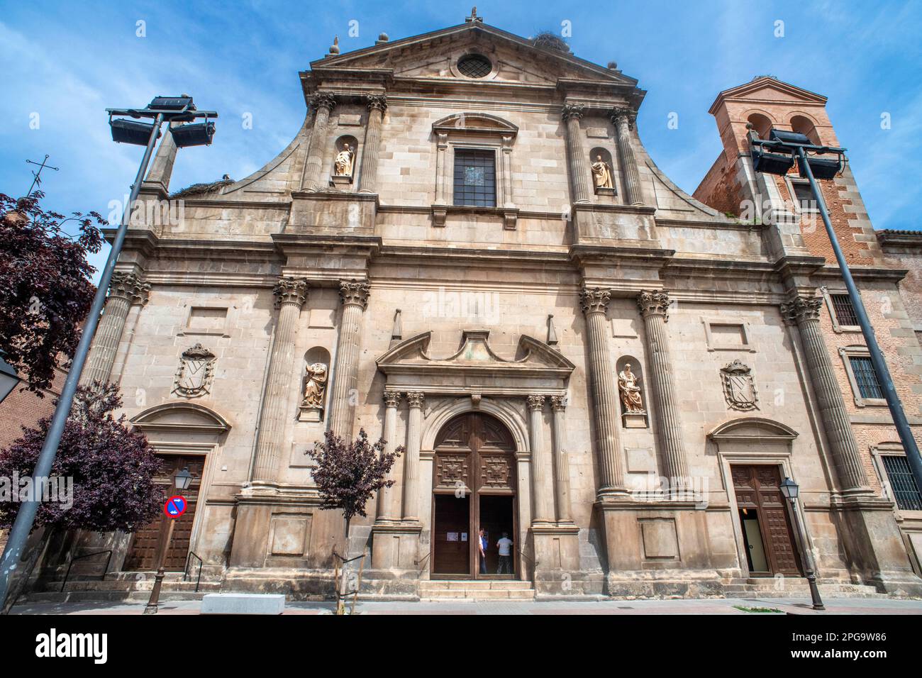 Facciata della chiesa Parroquia Santa María la Mayor a Alcalà, Alcala de Henares, Madrid Spagna Foto Stock