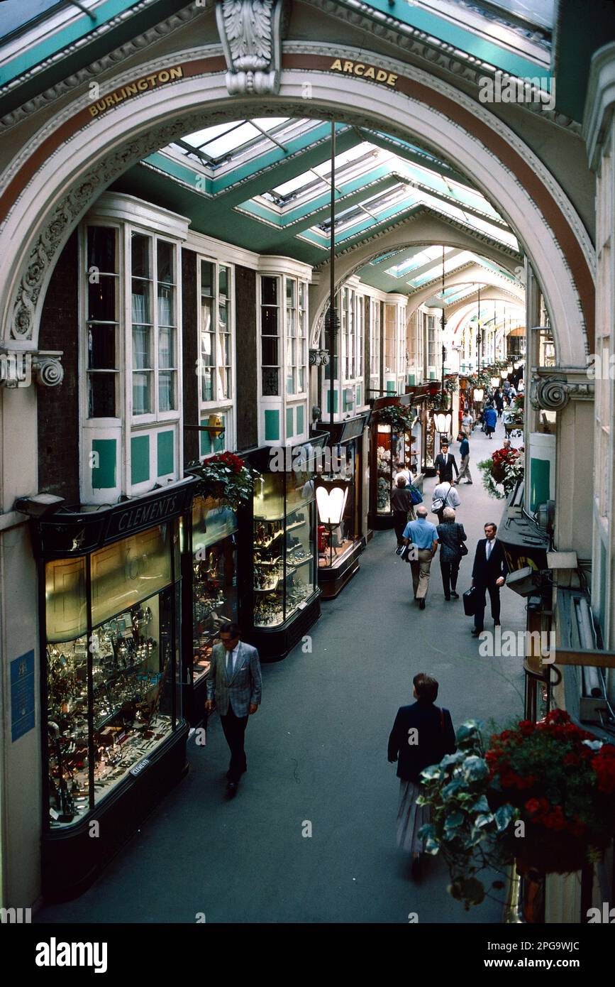 Burlington Arcade a Londra, Inghilterra Foto Stock