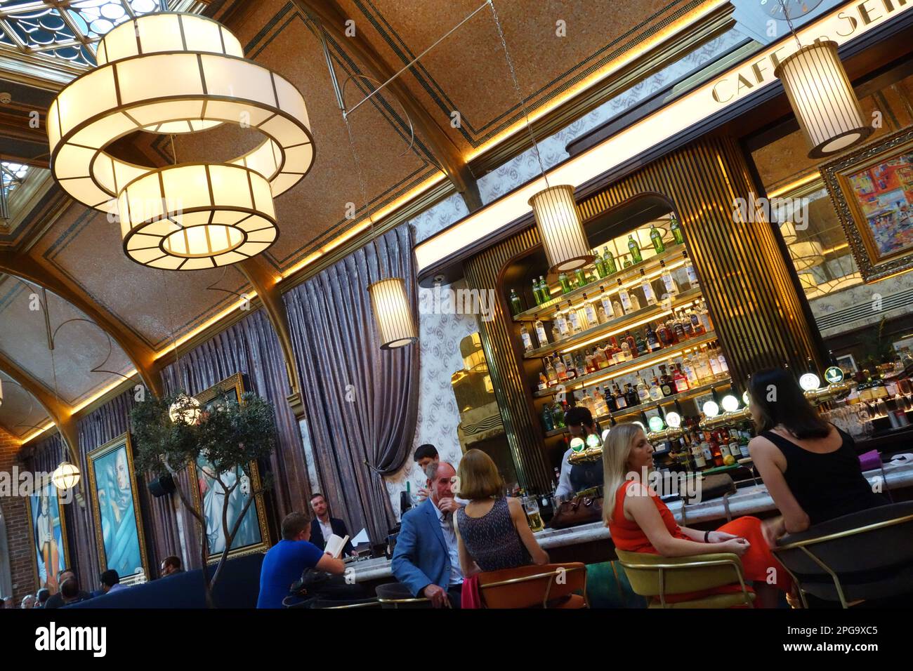 Art Deco interno di Café en Seine, Dawson Street Dublino Irlanda Foto Stock