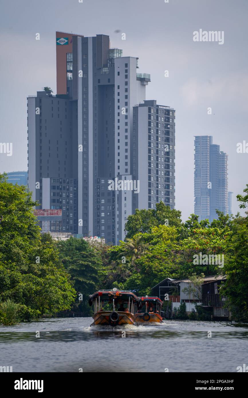 Barche turistiche lungo i corsi d'acqua di Bangkok Thailandia Foto Stock