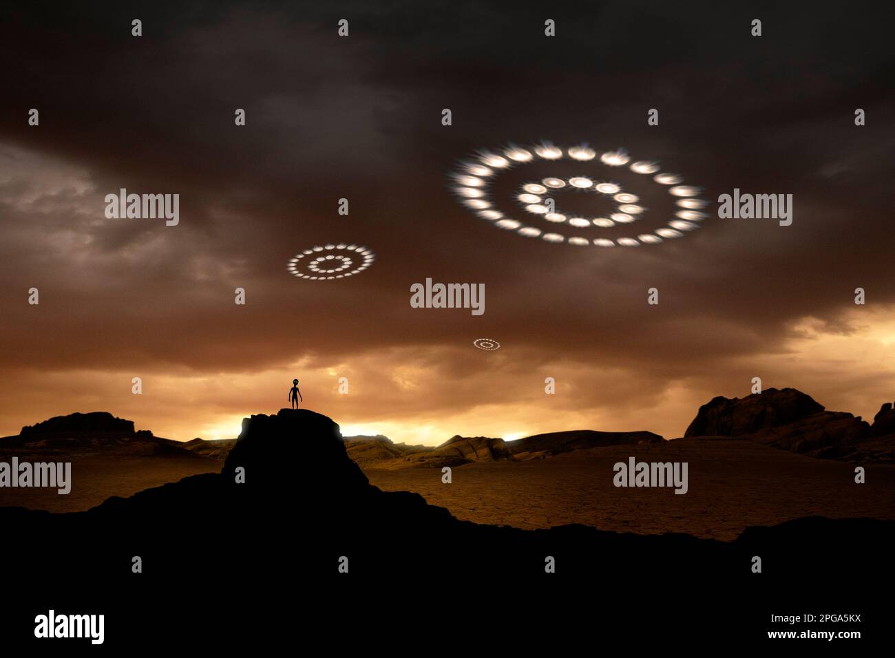 Alien extraterrestre e UFO-UAP luci nel cielo Foto Stock