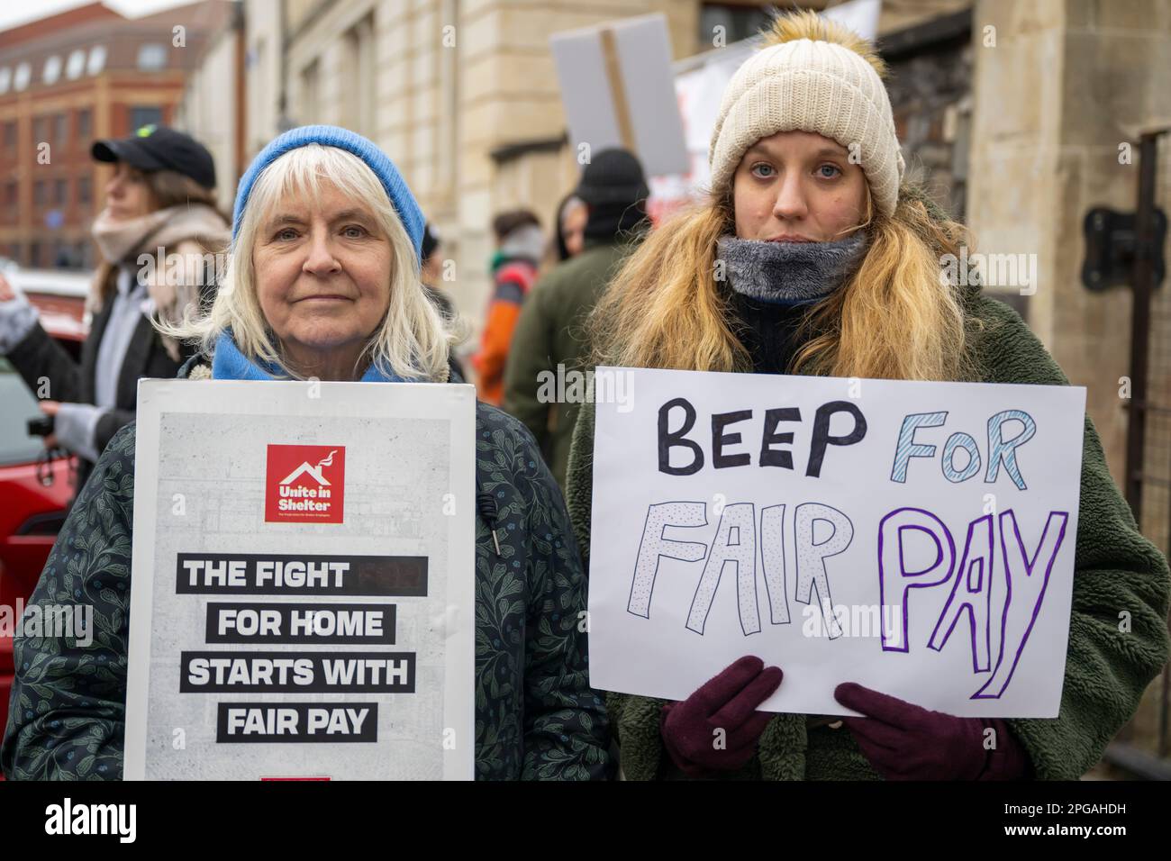 Personale di rifugio in sciopero per una retribuzione più elevata nella zona barbicana di Londra, Inghilterra, Regno Unito Foto Stock