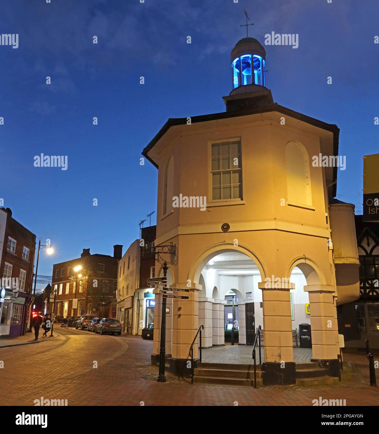 The Pepperpot, Market House, Town Hall, al crepuscolo edifici e architettura, High St, Godalming, Waverley, Surrey, INGHILTERRA, REGNO UNITO, GU7 1AB Foto Stock