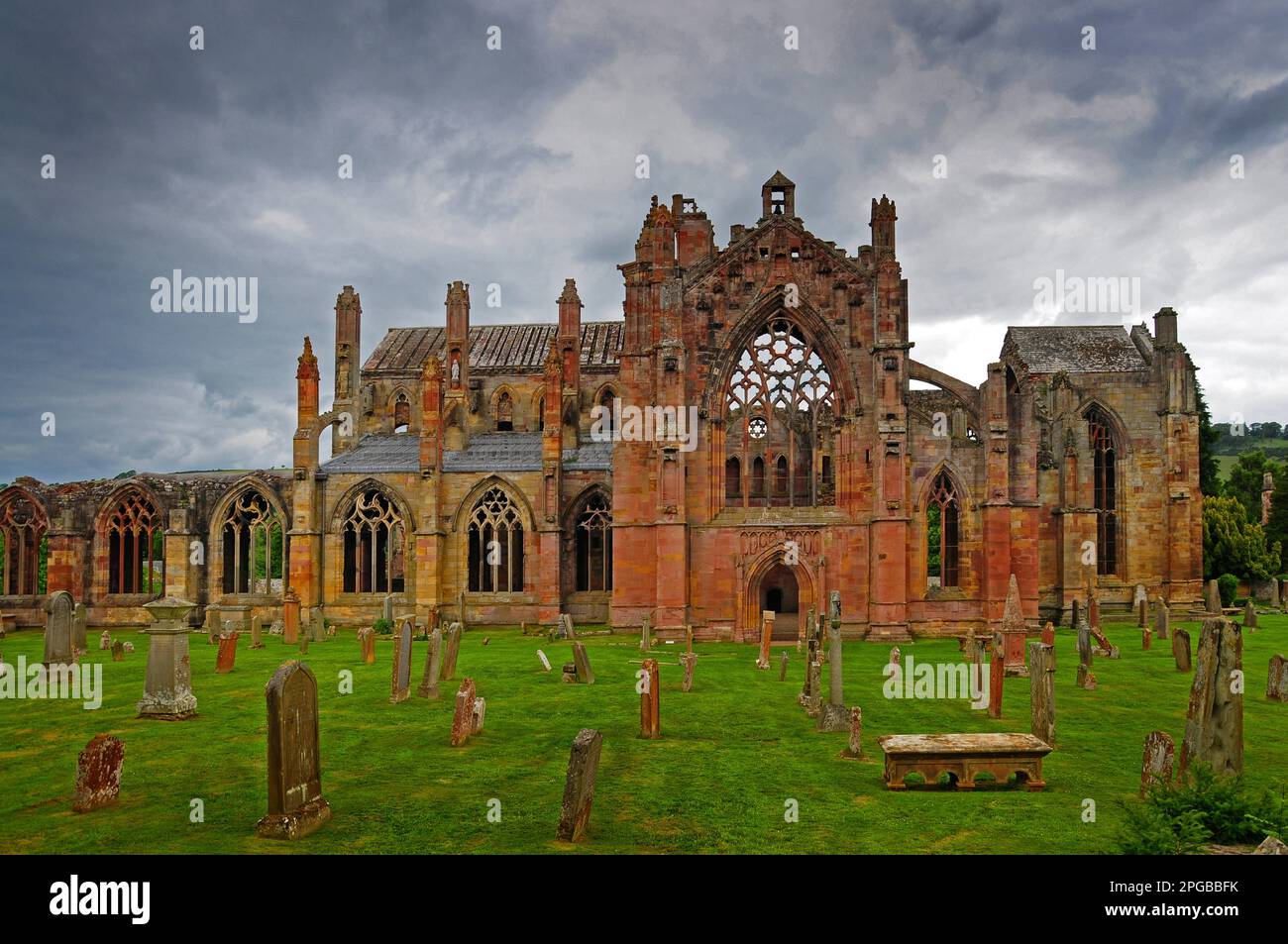 Rovine di Melrose Abbey, Scottish Borders, Scozia, Regno Unito Foto Stock