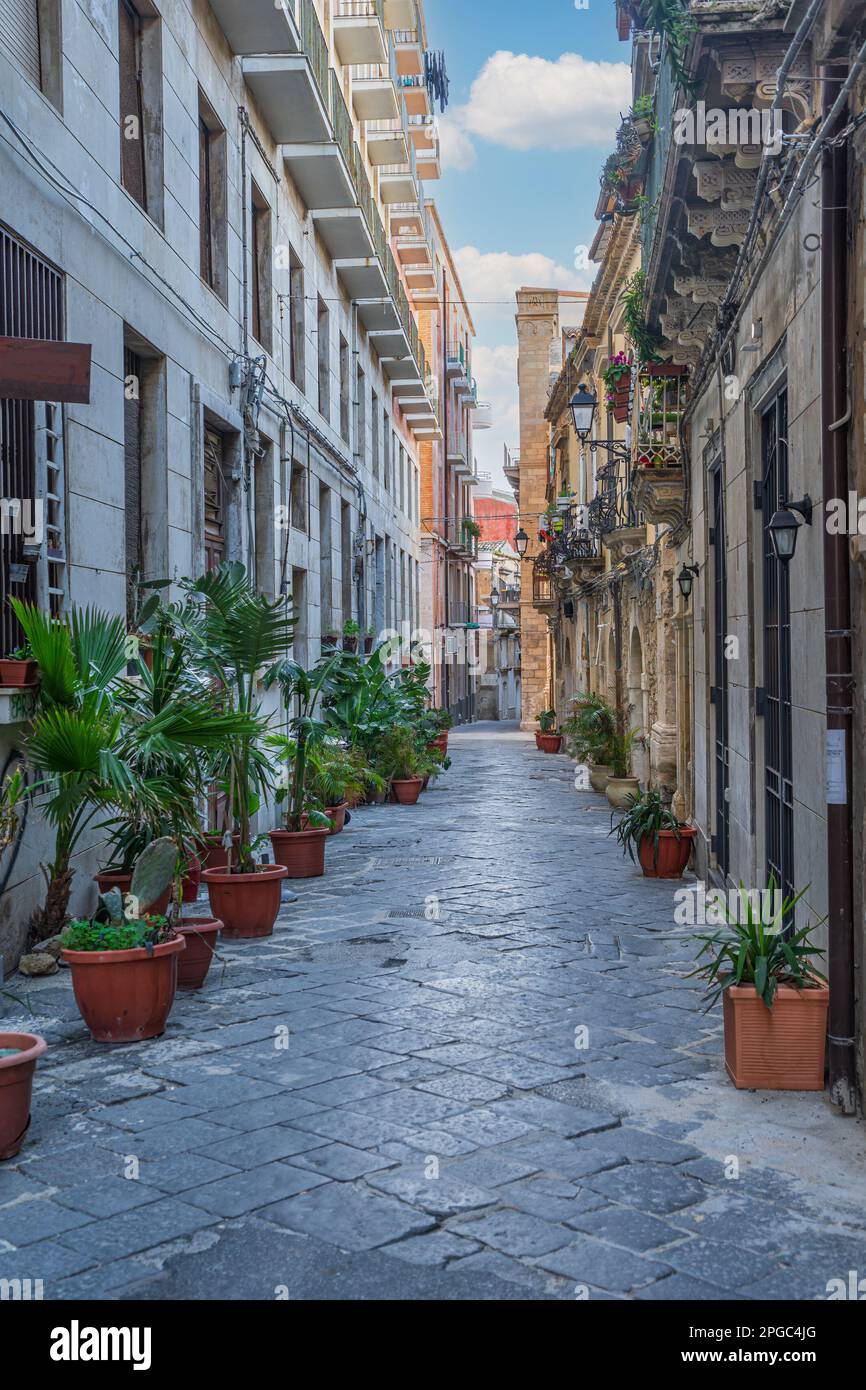 Scena stradale sull'Isola di Ortigia Siracusa Sicilia Foto Stock