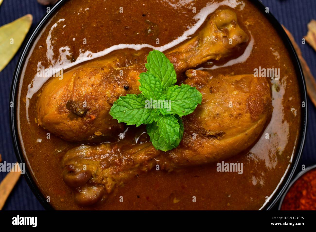 Masala pollo al curry, vista dall'alto, cibo non da cucina Foto Stock