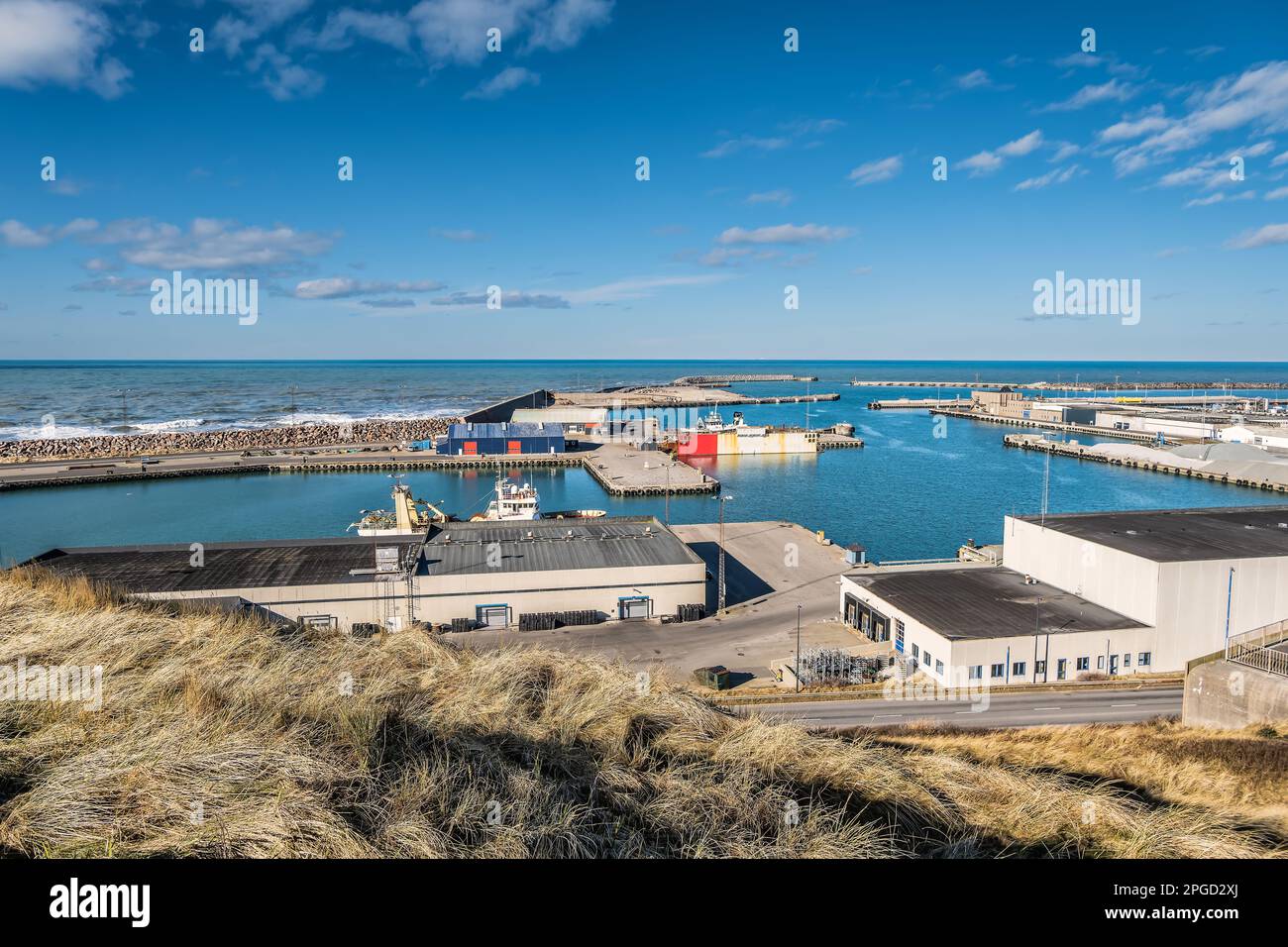 Porto di Hanstholm porto di pesca panoramica sulla costa del Mare del Nord in Danimarca Foto Stock
