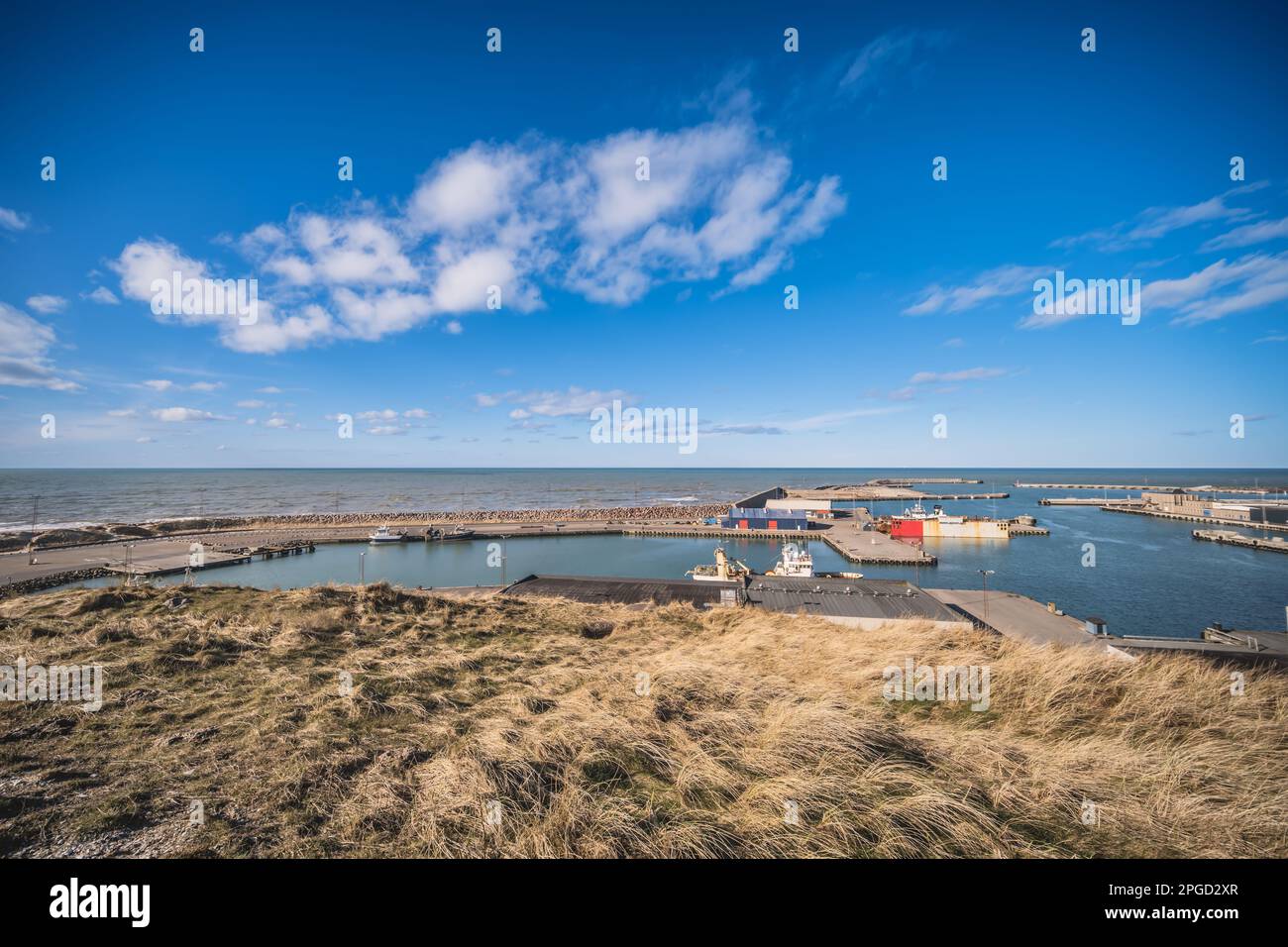 Porto di Hanstholm porto di pesca panoramica sulla costa del Mare del Nord in Danimarca Foto Stock