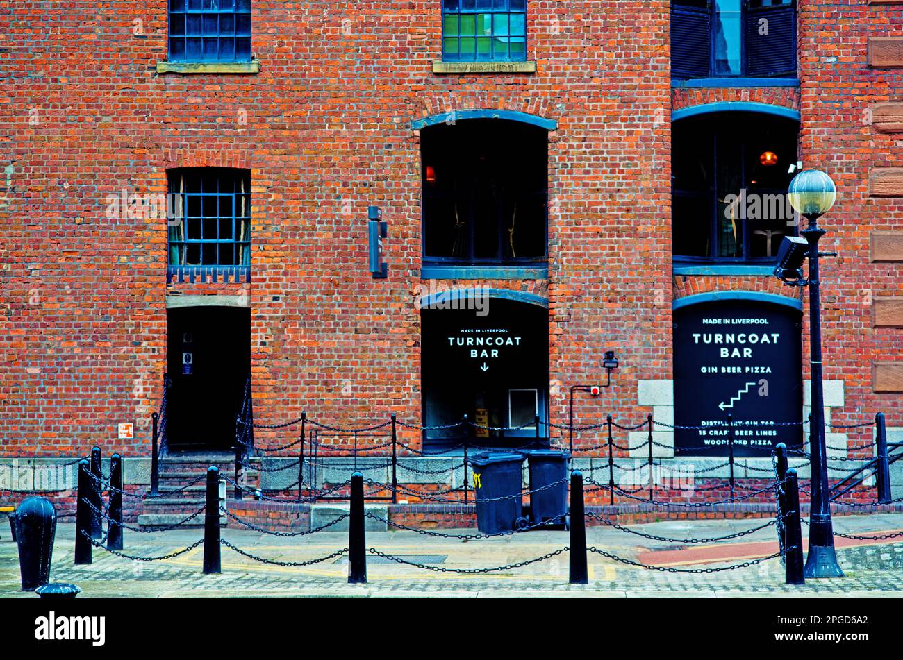 Turncoat Bar, Albert Docks, Liverpool, Merseyside, Inghilterra Foto Stock