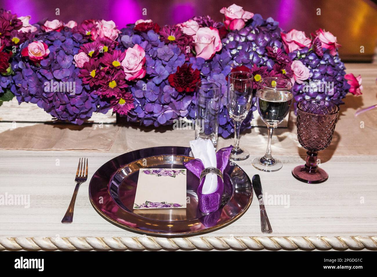Eventi sociali - elegante Sala banchetti per Una festa di nozze. Foto Stock