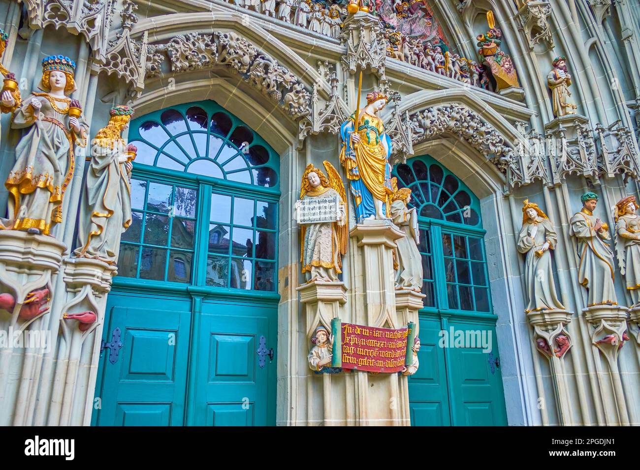 Il gruppo di sculture del Portale del Giudizio universale della Cattedrale di Berna, Svizzera Foto Stock