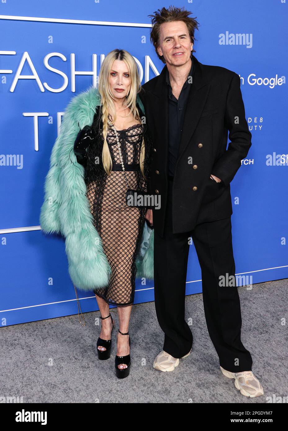 HOLLYWOOD, LOS ANGELES, CALIFORNIA, USA - MARZO 21: Gela Nash-Taylor e il marito John Taylor arrivano al Fashion Trust U.S. Awards 2023 tenutosi presso Goya Studios il 21 marzo 2023 a Hollywood, Los Angeles, California, Stati Uniti. (Foto di Xavier Collin/Image Press Agency) Foto Stock