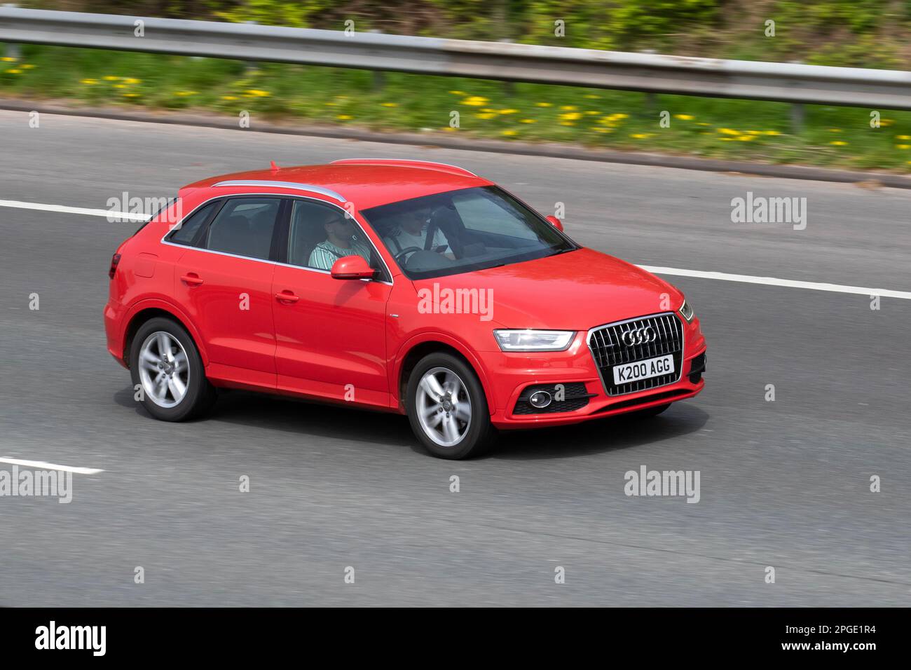 2013 rosso AUDI A6 TDi se manuale a 1968cc 6 marce Foto Stock