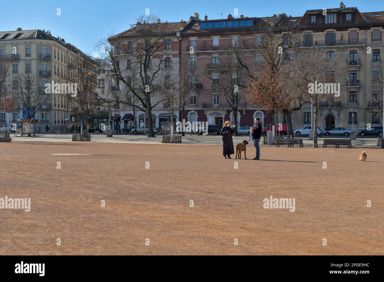 Persone che hanno una conversazione in un Foto Stock