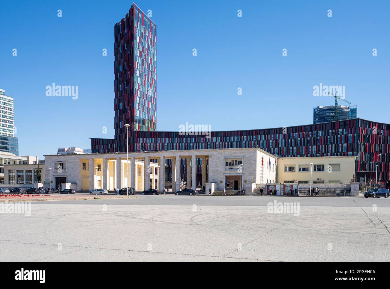 Tirana, Albania. Marzo 2023. Vista esterna del Museo Archeologico Nazionale nel centro della città Foto Stock