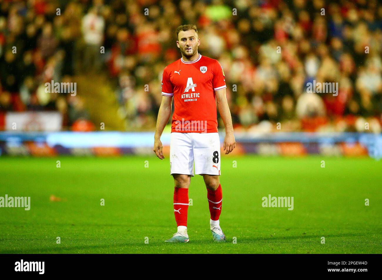 Oakwell Stadium, Barnsley, Inghilterra - 21st marzo 2023 Herbie Kane (8) di Barnsley - durante il gioco Barnsley contro Sheffield Mercoledì, Sky Bet League One, 2022/23, Oakwell Stadium, Barnsley, Inghilterra - 21st marzo 2023 Credit: Arthur Haigh/WhiteRosePhotos/Alamy Live News Foto Stock