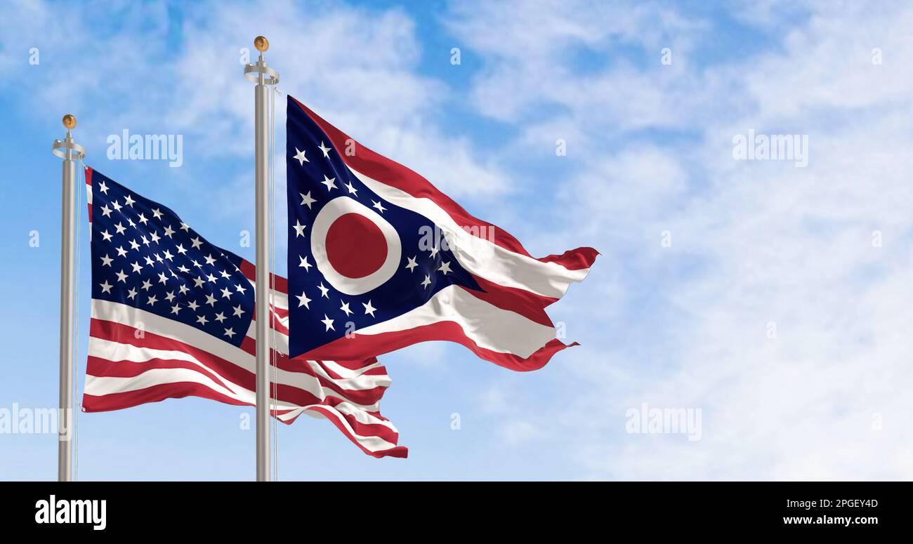La bandiera dello stato dell'Ohio che sventola insieme alla bandiera nazionale degli Stati Uniti d'America. Sullo sfondo c'è un cielo limpido. 3D illustrazione rende Foto Stock