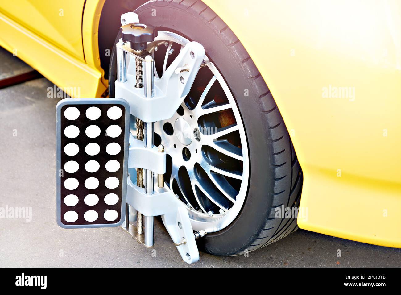 A morsetto di bloccaggio di ruota di automotive diagnostica e sistema di analisi per auto Foto Stock