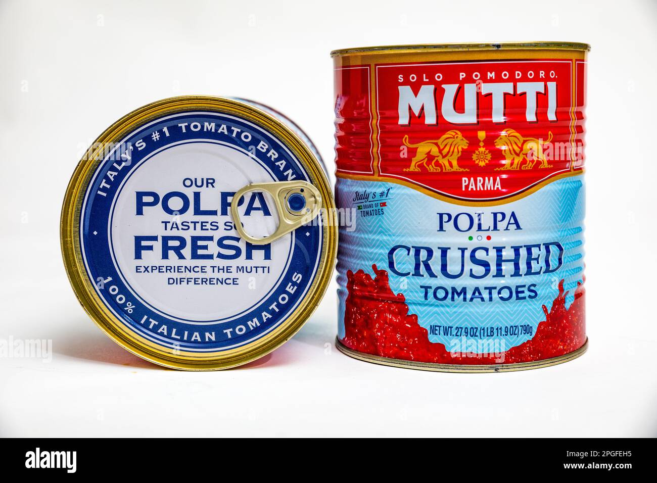 Solo Pomodoro Mutti pomodori italiani schiacciati in scatola Foto Stock