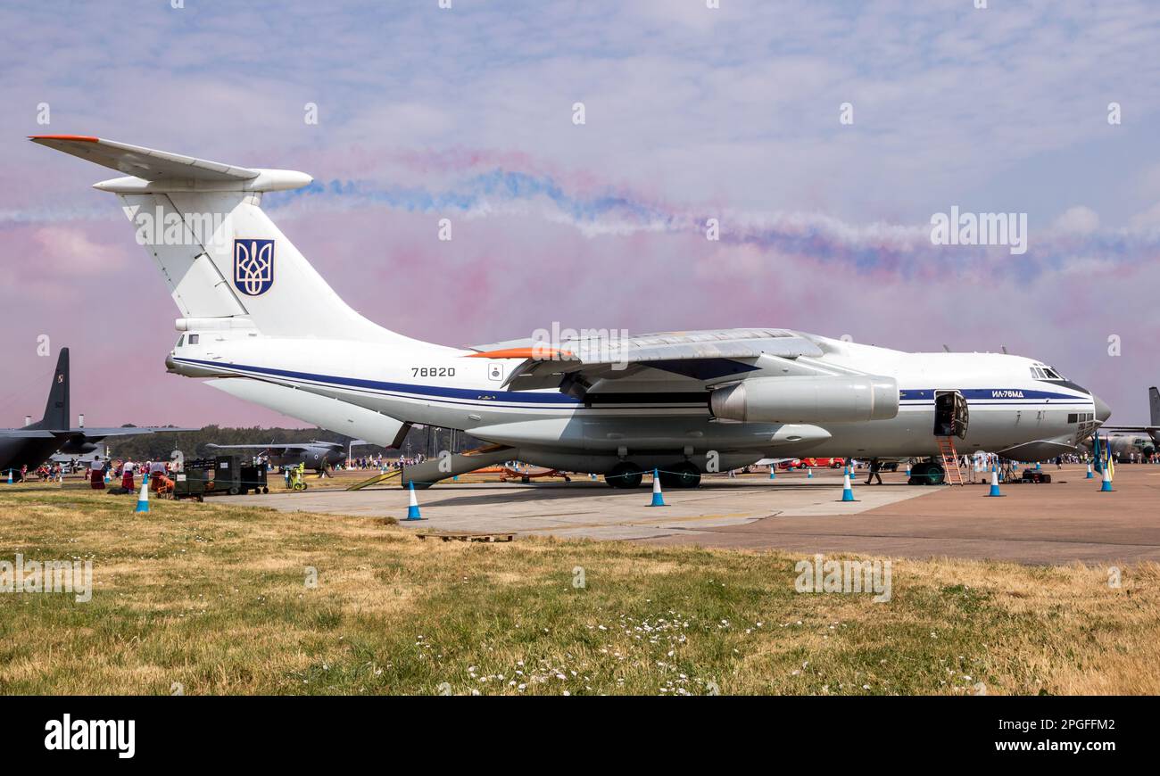 Aereo di trasporto dell'Ukrainian Air Force Ilyushin il-76 sulla asfalto di RAF Fairford. Regno Unito - 13 luglio 2018 Foto Stock