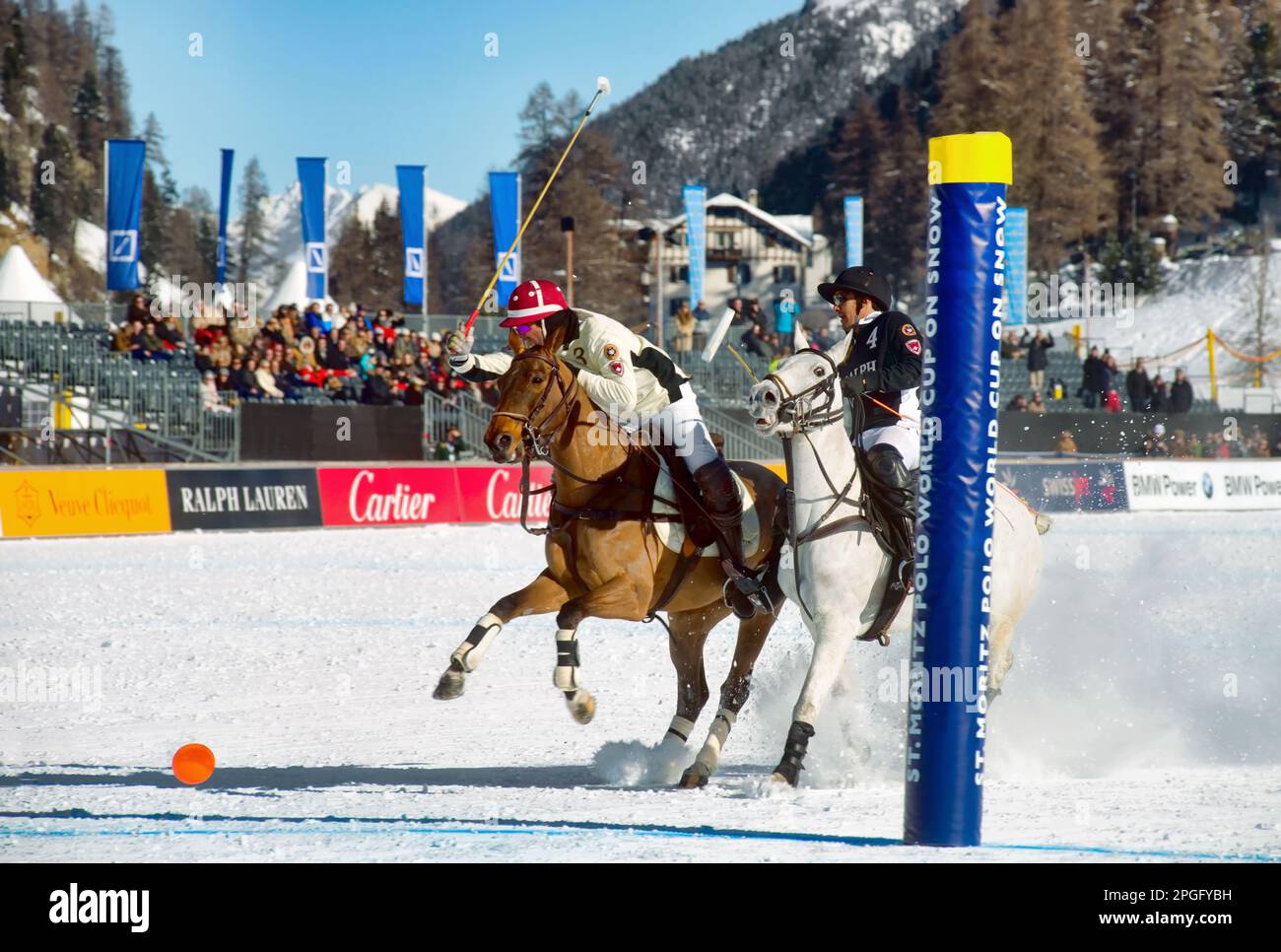 I giocatori di Polo durante la Coppa del mondo di Snow Polo 2013, St.Moritz, Svizzera Foto Stock