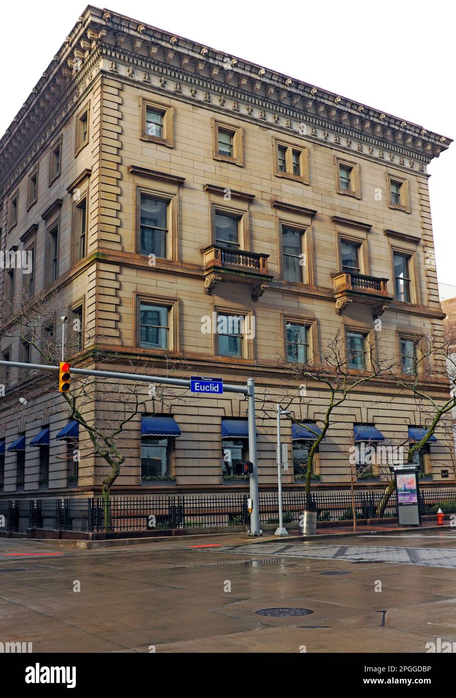 Il Cleveland Union Club, un club sociale privato incorporato nel 1872, all'angolo tra Euclid e East 12th nel centro di Cleveland, Ohio, USA. Foto Stock