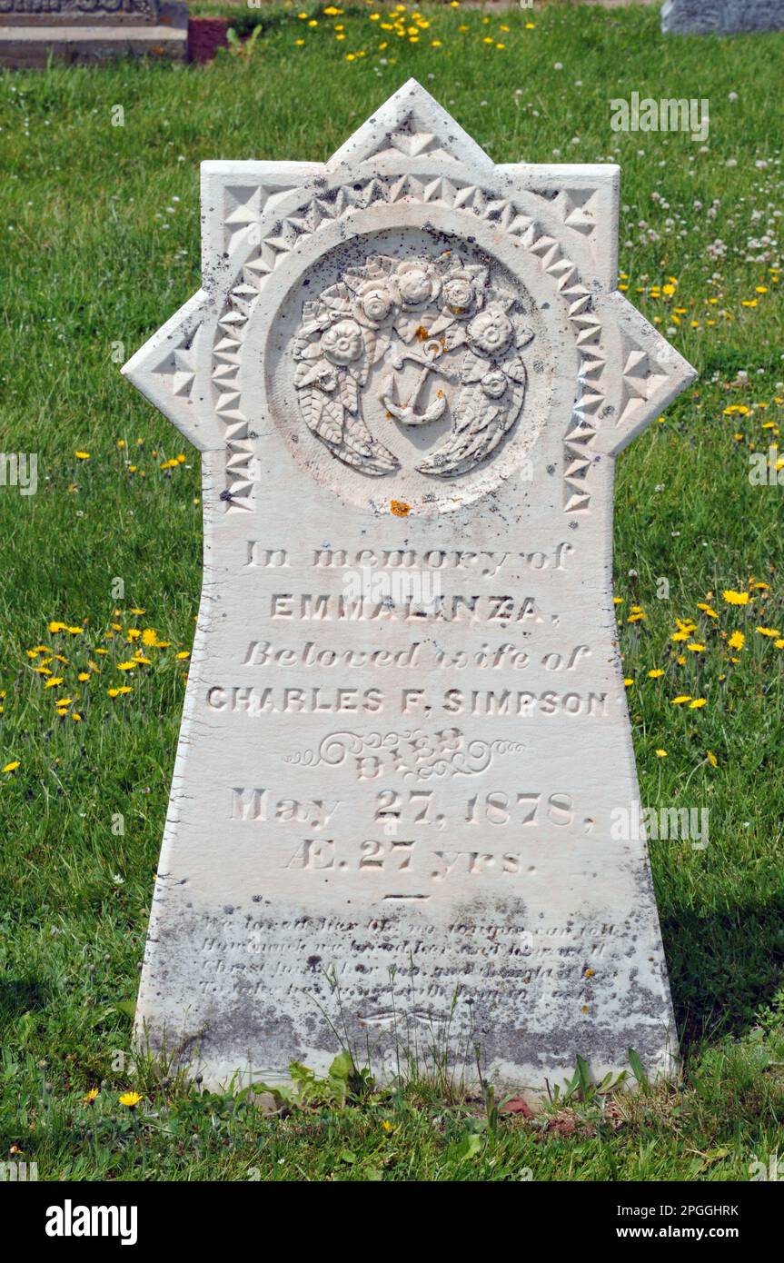 Una lapide risalente al 19th ° secolo nel cimitero di Cavendish, Isola del Principe Edoardo. Foto Stock