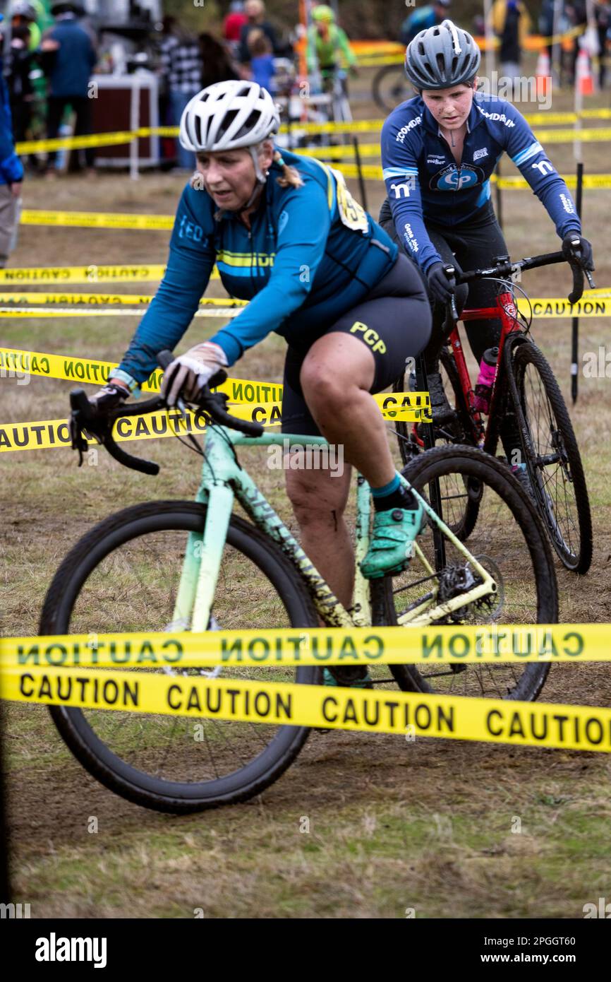WA24083-00....Washington - gara di ciclocross delle donne a Washington occidentale. Foto Stock