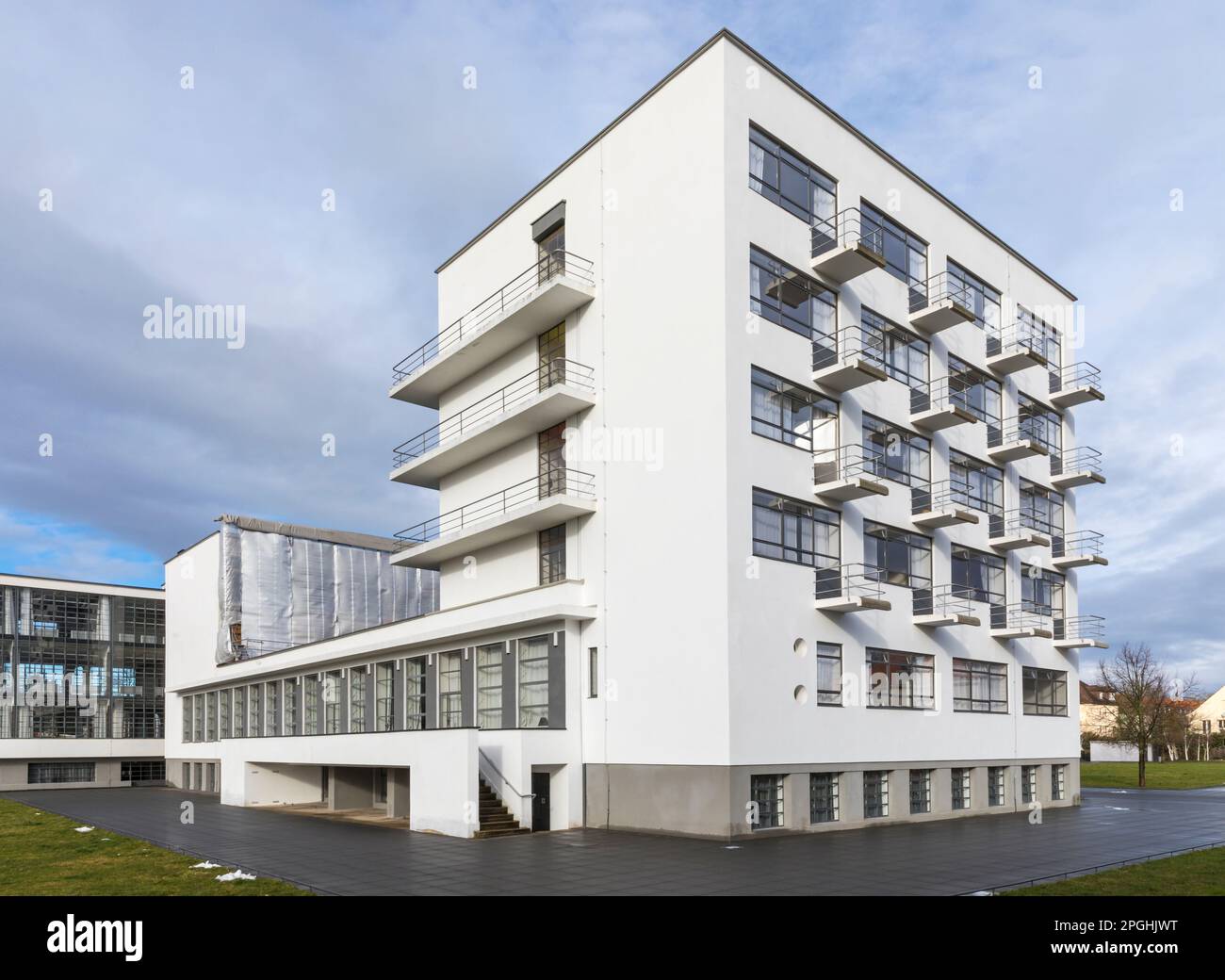 Edificio Bauhaus a Dessau, Sassonia-Anhalt, Germania, in fase di ristrutturazione ín 2023 Foto Stock