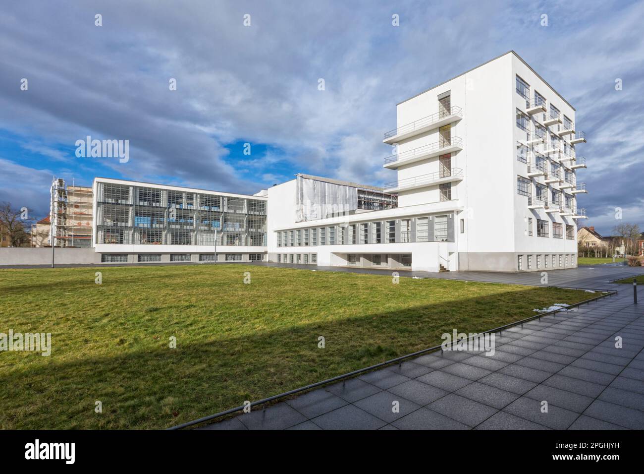 Edificio Bauhaus a Dessau, Sassonia-Anhalt, Germania, in fase di ristrutturazione nel 2023 Foto Stock