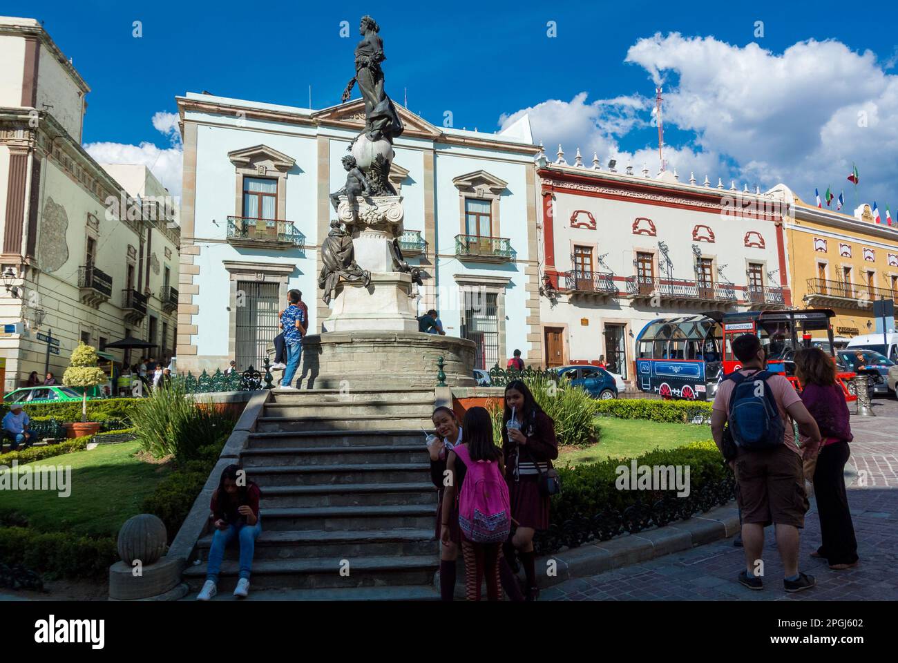 Guanajuato, Guanajuato, Messico, Plaza de la paz con l'architettura colorata che è il centro della città storica di Guanajuato Foto Stock