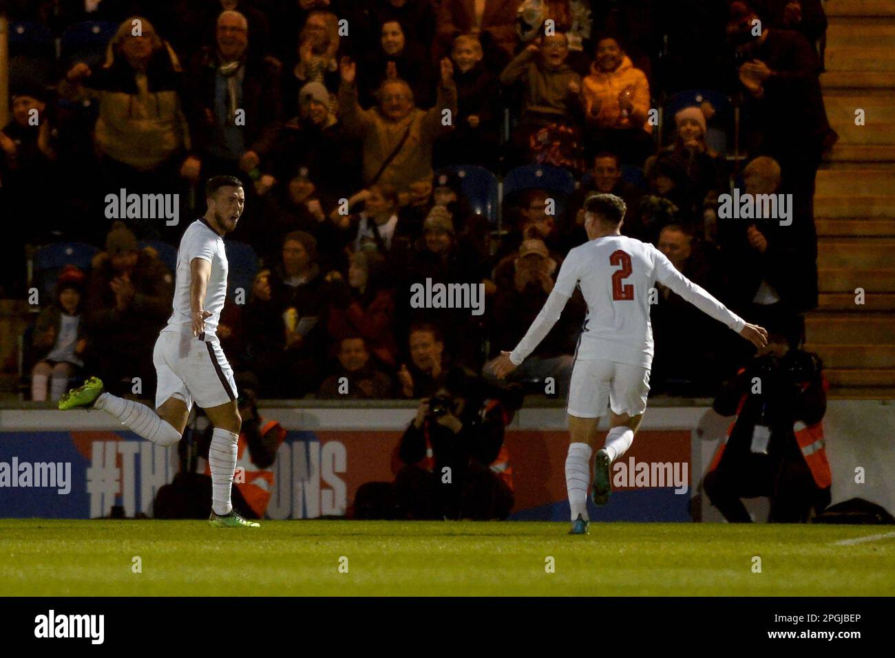 Sam Greenwood di Inghilterra festeggia dopo aver segnato un obiettivo per renderlo 1-0 - Inghilterra U20 v Germania U20, International friendly, JobServe Community Stadium, Colchester, Regno Unito - 29th marzo 2022 Foto Stock