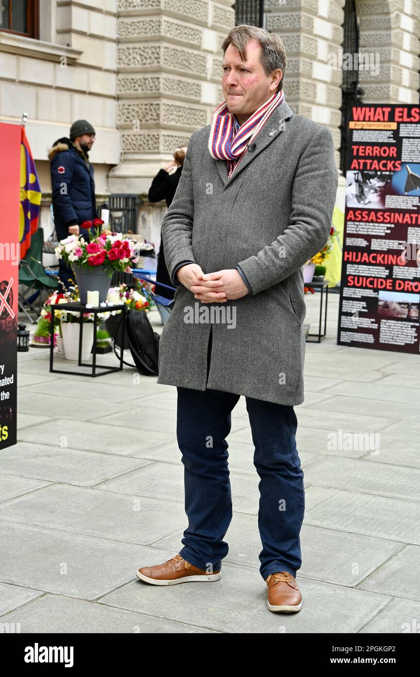 Londra, Regno Unito. Richard Ratcliffe ha visitato Vahid Beheshti, che si trova il giorno 29 del suo sciopero della fame, per chiedere che il governo britannico proibiscano il corpo della Guardia rivoluzionaria Islamica (IRGC). Richard Ratcliffe ha proseguito un secondo sciopero della fame per 21 giorni nel 24th ottobre 2021 per esercitare pressioni sul Ministero degli Esteri affinché faccia di più per negoziare la liberazione della moglie Nazanin Zaghari-Ratcliffe. Ufficio degli esteri, Whitehall. Credit: michael melia/Alamy Live News Foto Stock