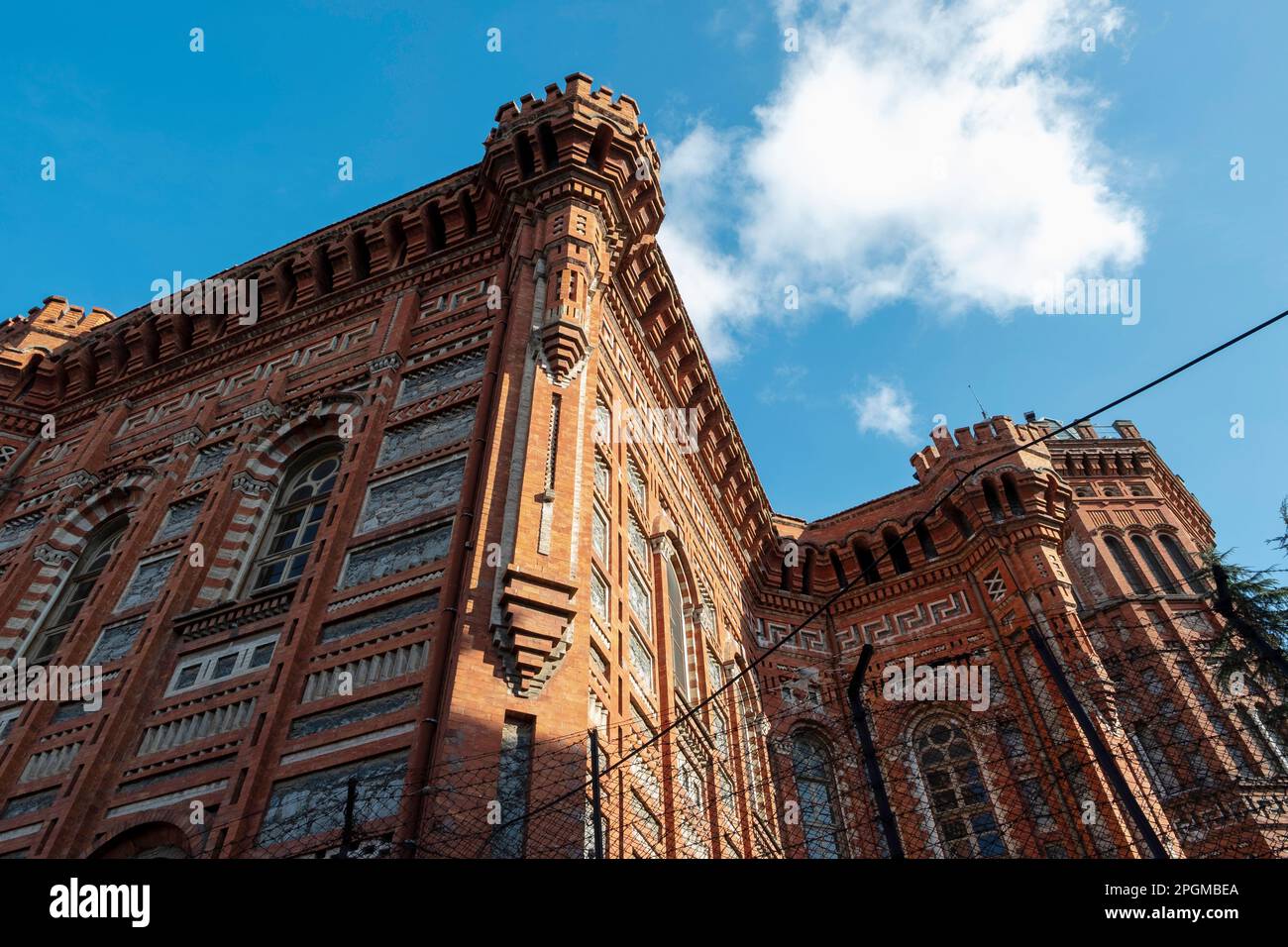 Vista esterna del Collage greco-ortodosso Phanar a Balat, la più antica scuola greco-ortodossa sopravvissuta di Istanbul. Foto Stock