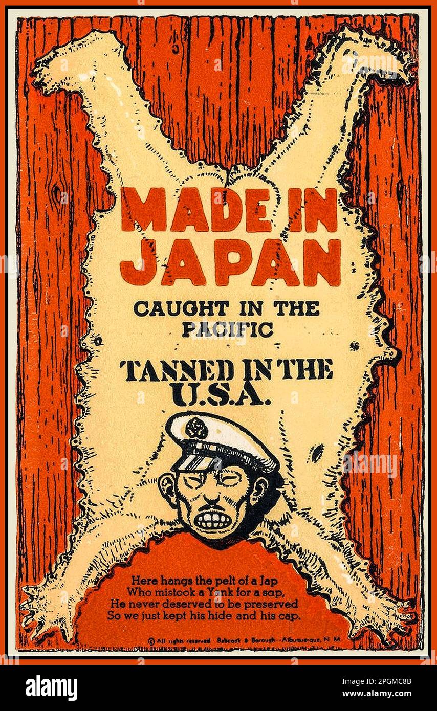 Poster Propaganda Vintage WW2 1940s ANT-Japanese, 'MADE IN JAPAN Caught in the Pacific, ABBRONZATO NEGLI Stati Uniti' con una caricatura cartoon di un ufficiale navale giapponese come un animale trofeo. Seconda guerra mondiale seconda guerra mondiale la guerra nel Pacifico tra gli Stati Uniti e il Giappone imperiale, che si concluse con una resa umiliante da parte dei giapponesi. Foto Stock