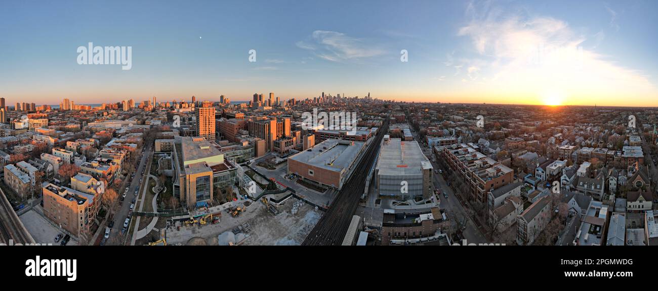 Una vista aerea dello skyline di Chicago presa dalla stazione ferroviaria CTA locale Foto Stock