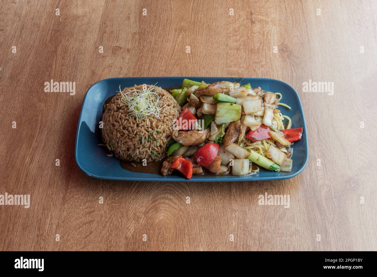 Tra le caratteristiche peculiari della cucina orientale troviamo: L'uso di ingredienti sani e freschi. Alto consumo di frutta e verdura. stati uniti Foto Stock