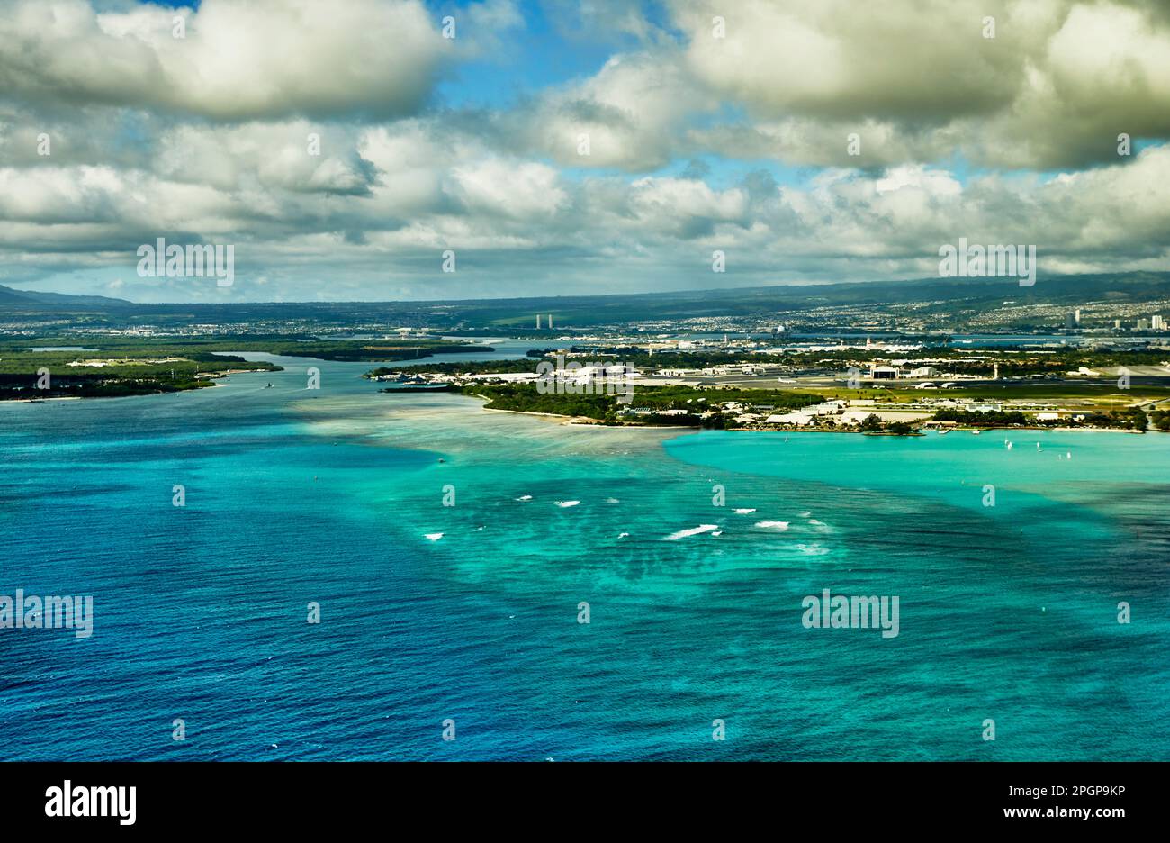 Vista aerea dell'entrata a Pearl Harbor a Iroquois Point sull'Isola di Oahu, Hawaii Foto Stock