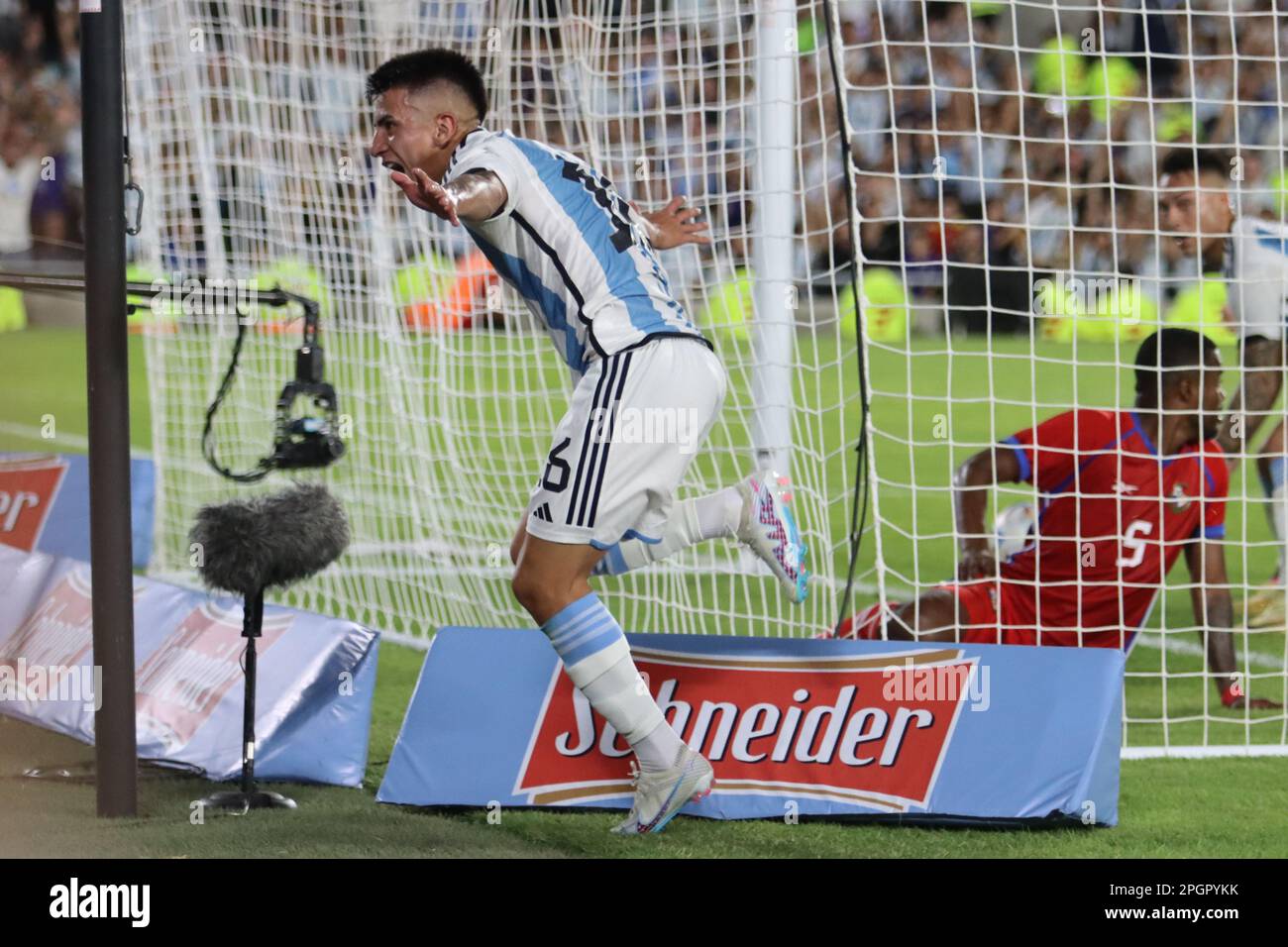 Ciudad Autonoma de Buenos Aires, Argentina, 24 marzo 2023. Thiago Almada celebra il primo goal della sua squadra per segnare il punteggio durante la partita tra Argentina Nazionale vs Panamá Nazionale, amichevole . Credito: Fabideciria. Foto Stock