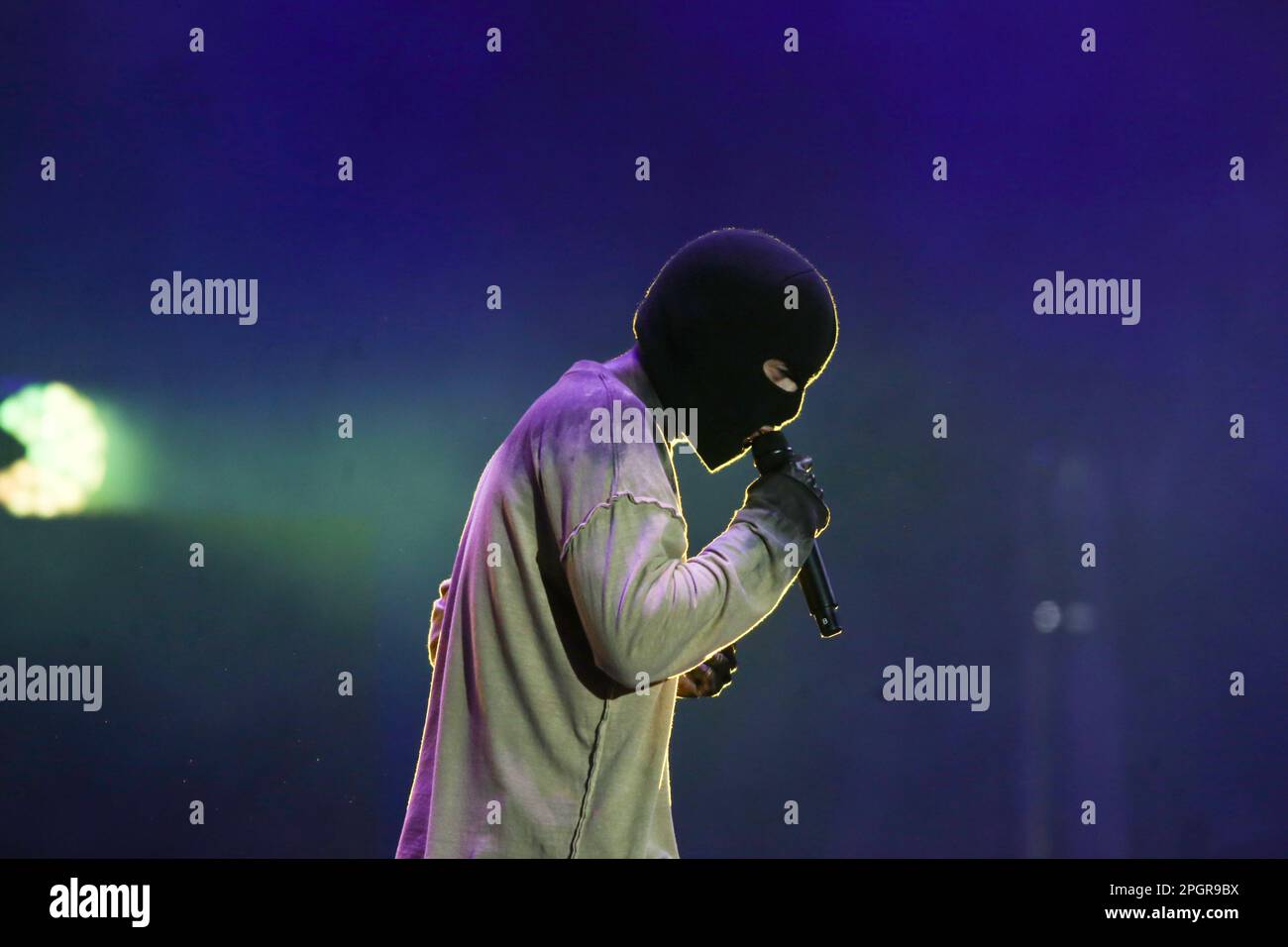 Bogota, Colombia. 23rd Mar, 2023. La band Twenty One Pilots si esibisce il primo giorno dell'Estereo picnic Music Festival. Tyler Joseph cantando. (Foto di Daniel Garzon Herazo/NurPhoto) Credit: NurPhoto SRL/Alamy Live News Foto Stock