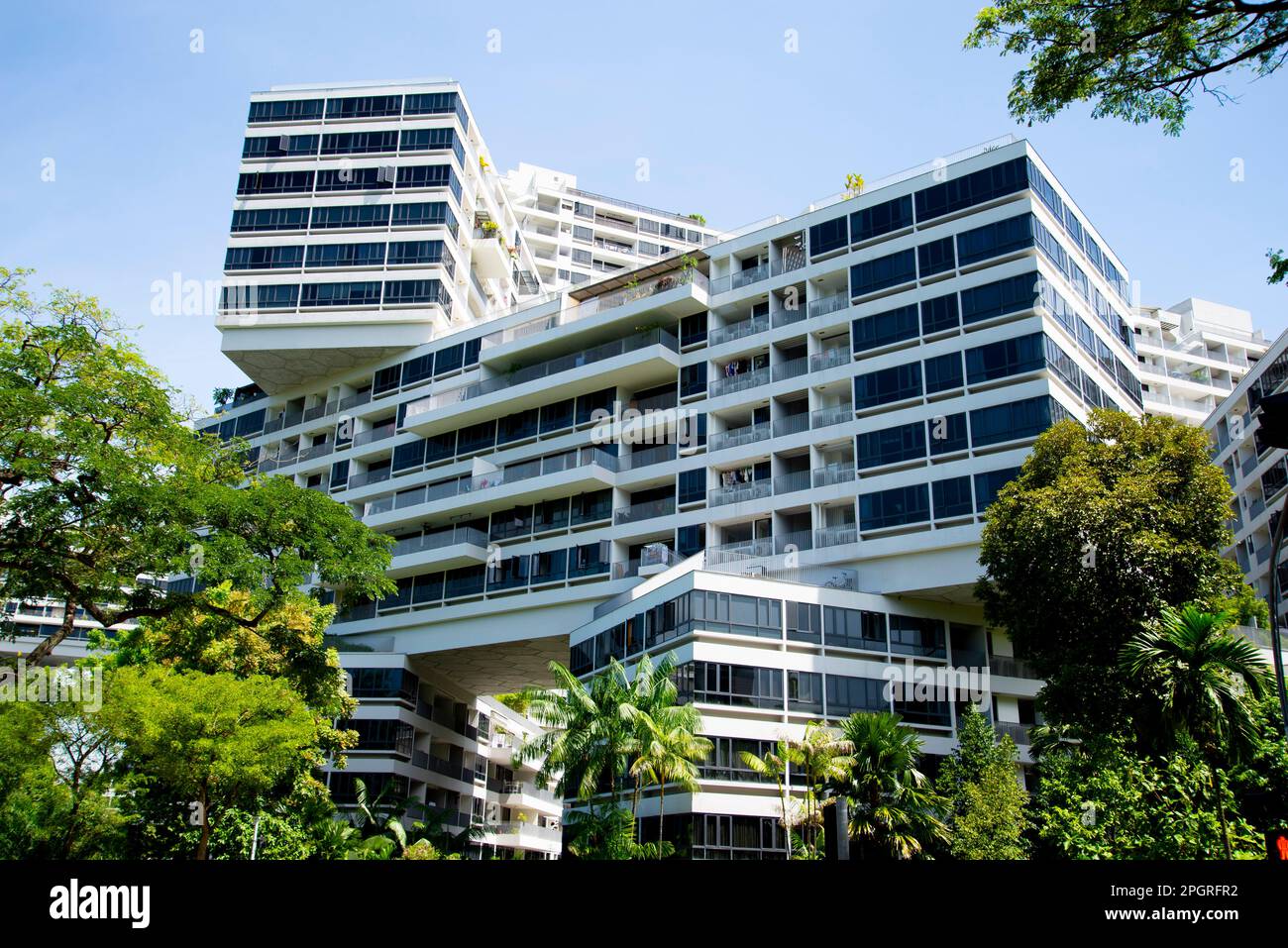 Singapore City, Singapore - 13 aprile 2019: L'Interlace è composto da 1000 appartamenti ed è stato progettato da OMA e Ole Scheeren Foto Stock